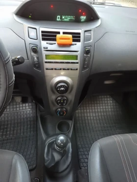 Обява за продажба на Toyota Yaris 2011g.1330куб.101к.с. ~7 500 лв. - изображение 11