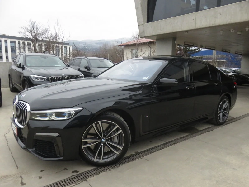 BMW 750 i xDrive, M-Paket, 3xTV, 4xOбдухване, Вакуми, FULL, снимка 1 - Автомобили и джипове - 46557123