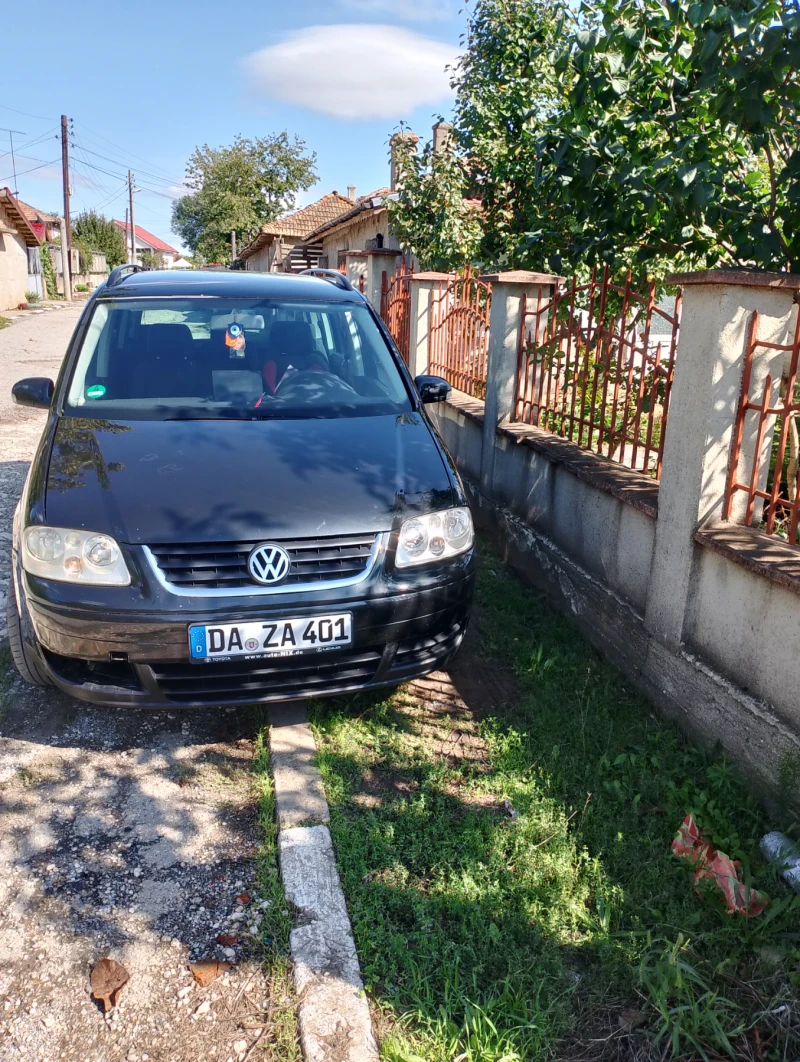 VW Touran, снимка 4 - Автомобили и джипове - 47258715