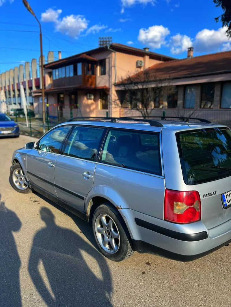 VW Passat, снимка 5 - Автомобили и джипове - 48932307