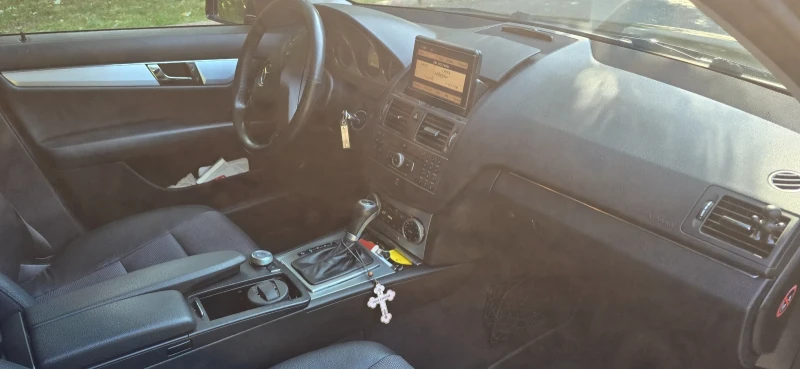 Mercedes-Benz C 250, снимка 9 - Автомобили и джипове - 52093606