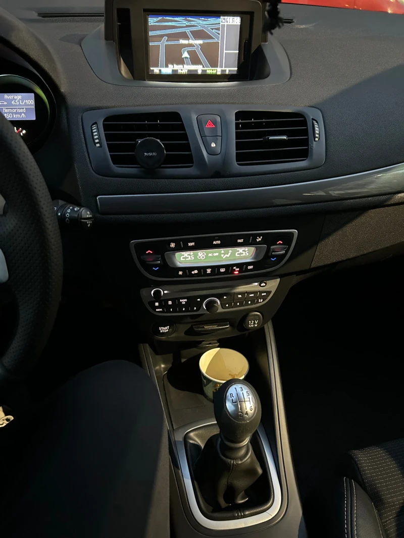 Renault Megane, снимка 7 - Автомобили и джипове - 51545533
