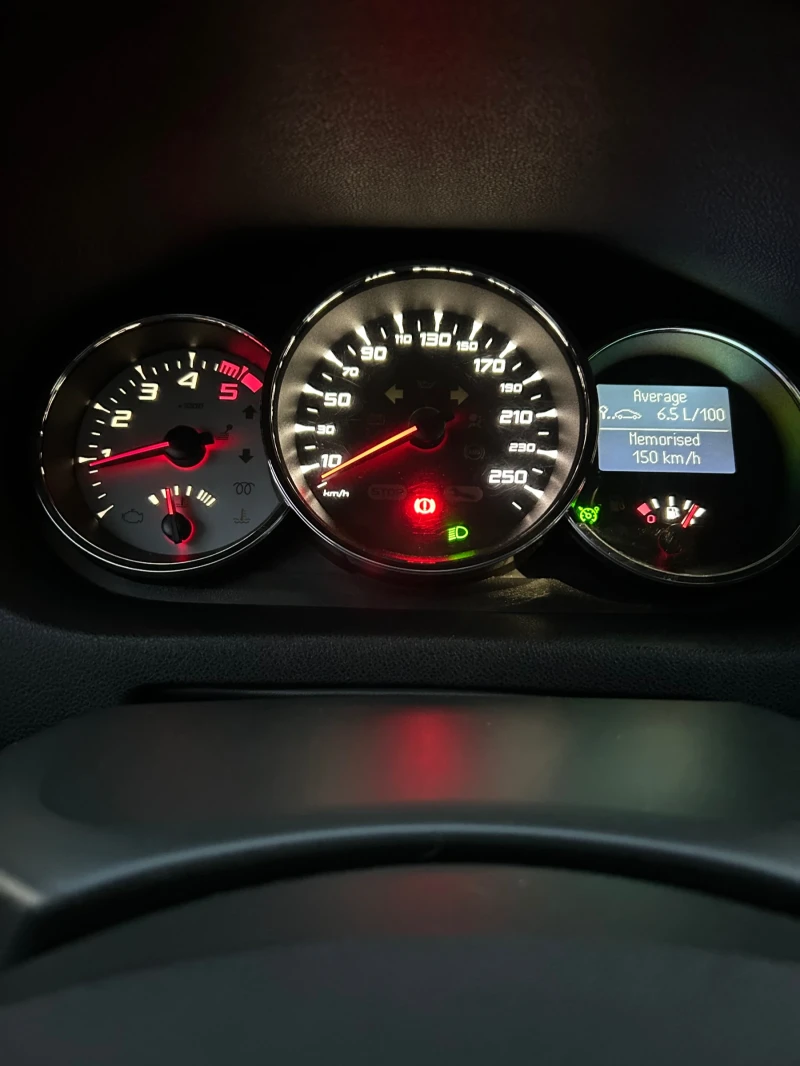 Renault Megane, снимка 6 - Автомобили и джипове - 51545533