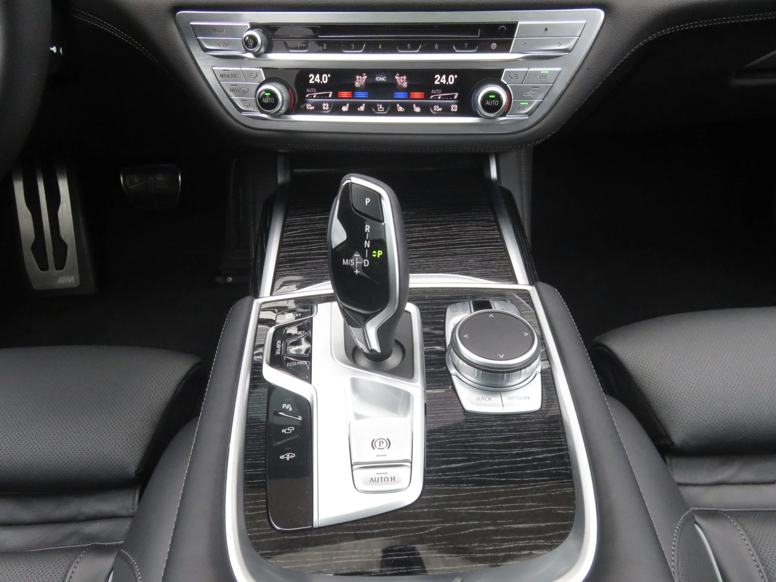 BMW 750 i xDrive, M-Paket, 3xTV, 4xOбдухване, Вакуми, FULL - изображение 9