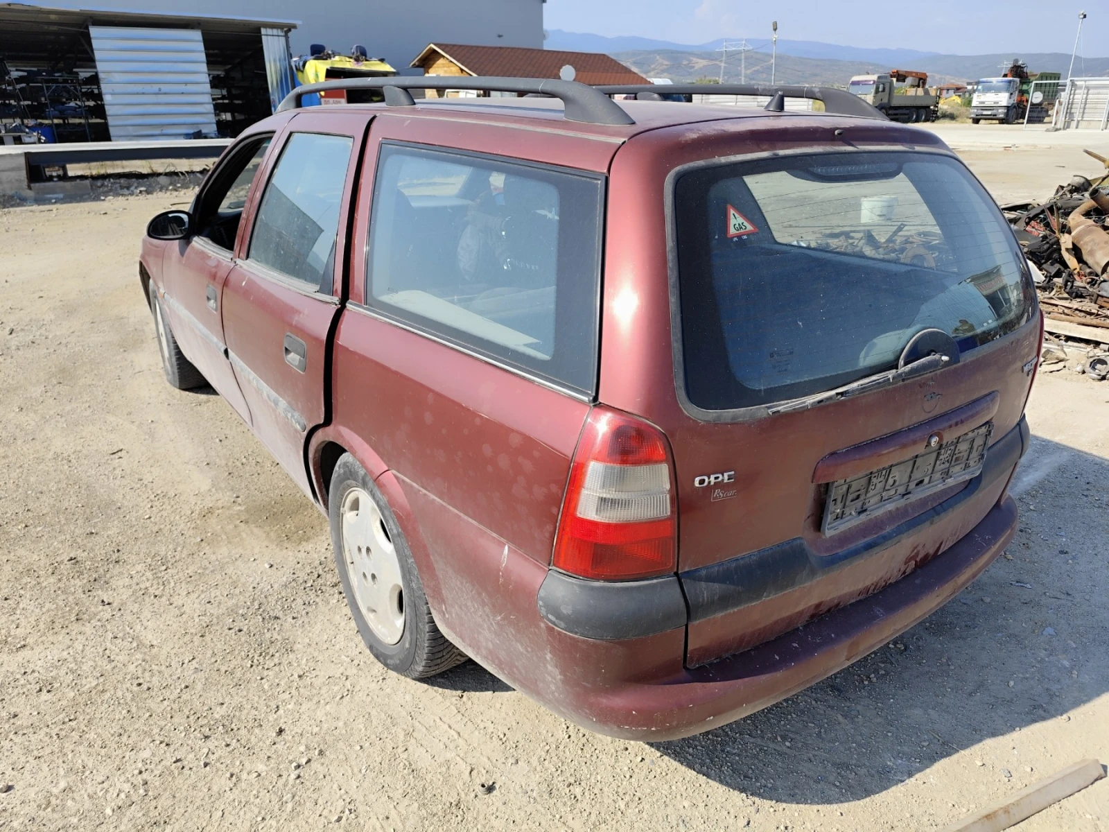 Opel Vectra 1.6 - изображение 3