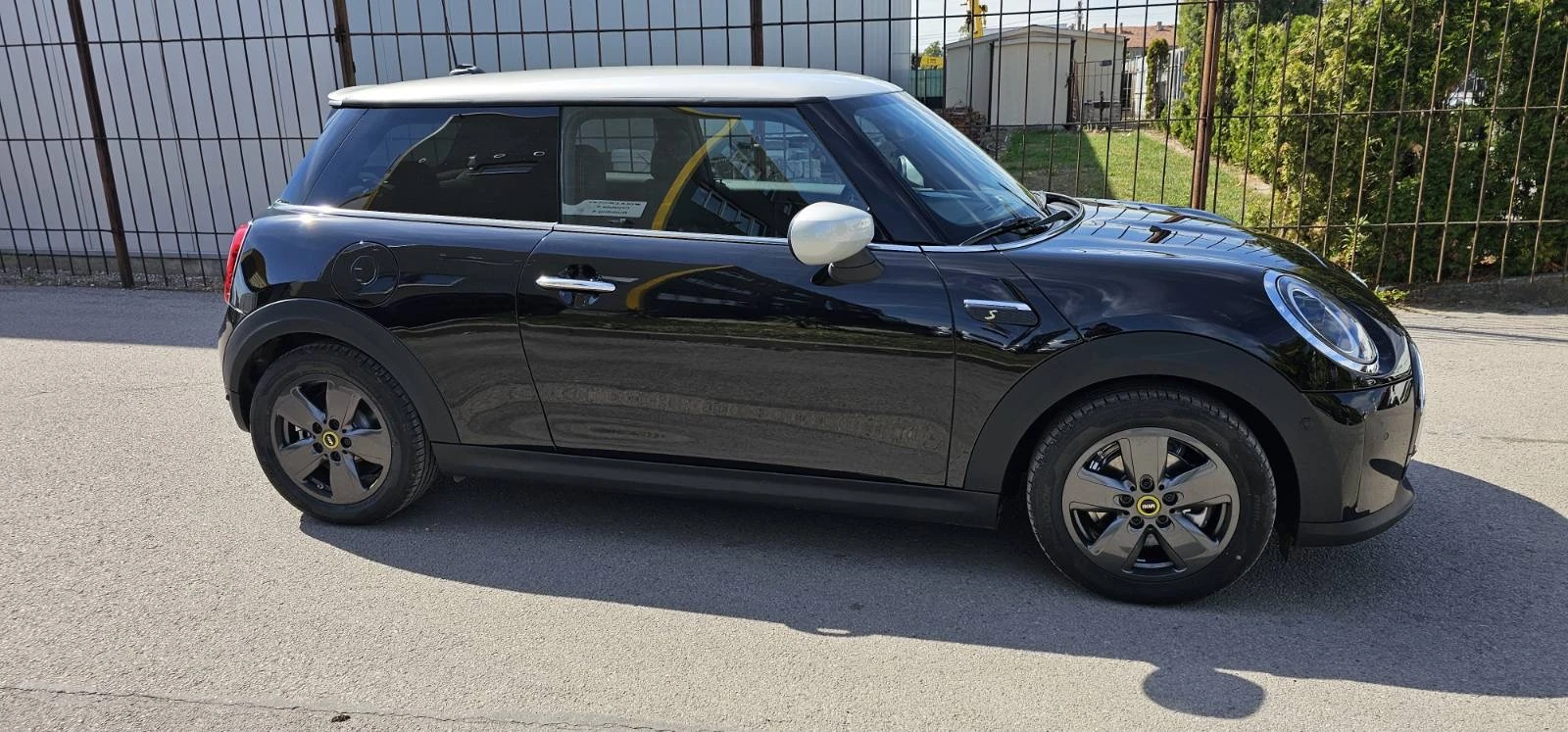 Mini Cooper s SE 300km Гаранция - изображение 4