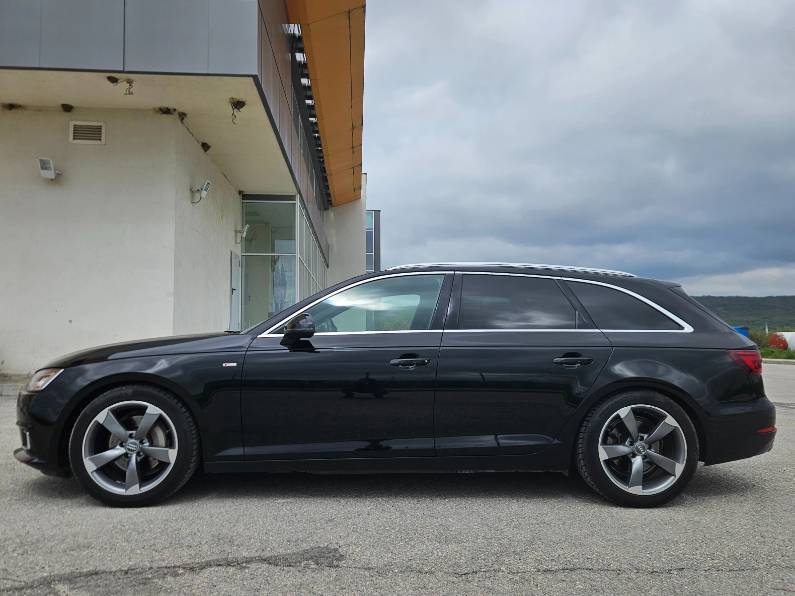 Audi A4 B9 - изображение 2