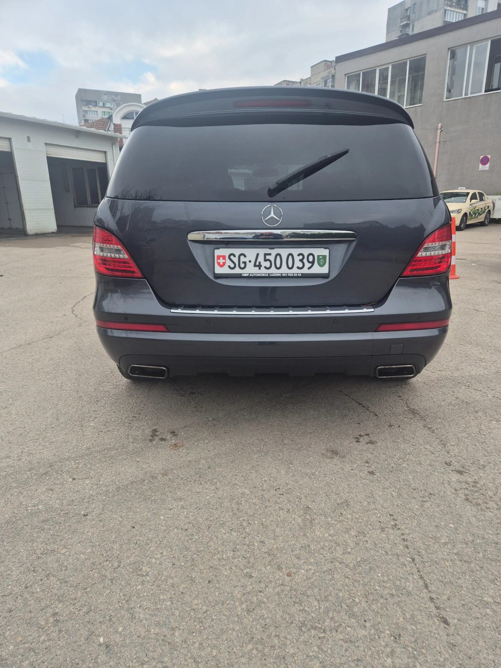 Mercedes-Benz R 350  - изображение 4