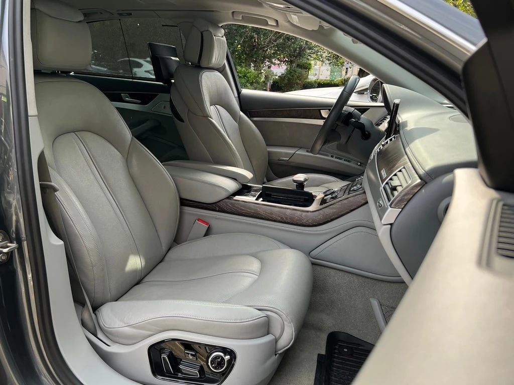 Audi A8 * 4dr Sdn 3.0T * CARFAX * ��� ������������ ������ | Mobile.bg � ����������� 13