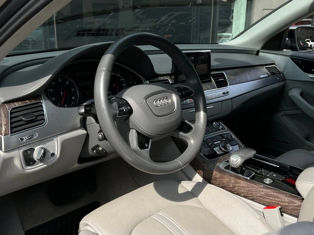 Audi A8 * 4dr Sdn 3.0T * CARFAX * ��� ������������ ������ | Mobile.bg � ����������� 8