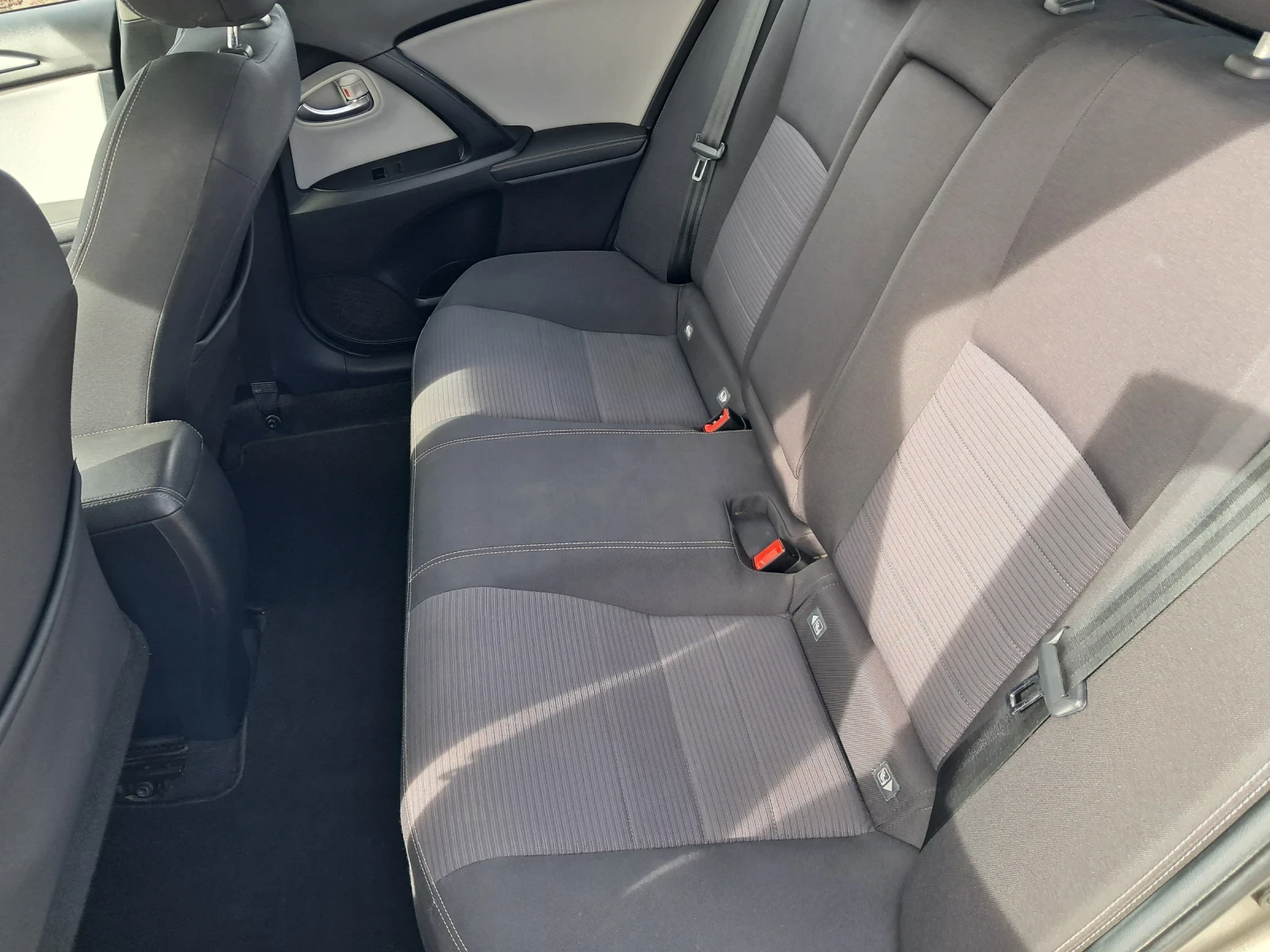 Toyota Avensis | Mobile.bg � ����������� 12