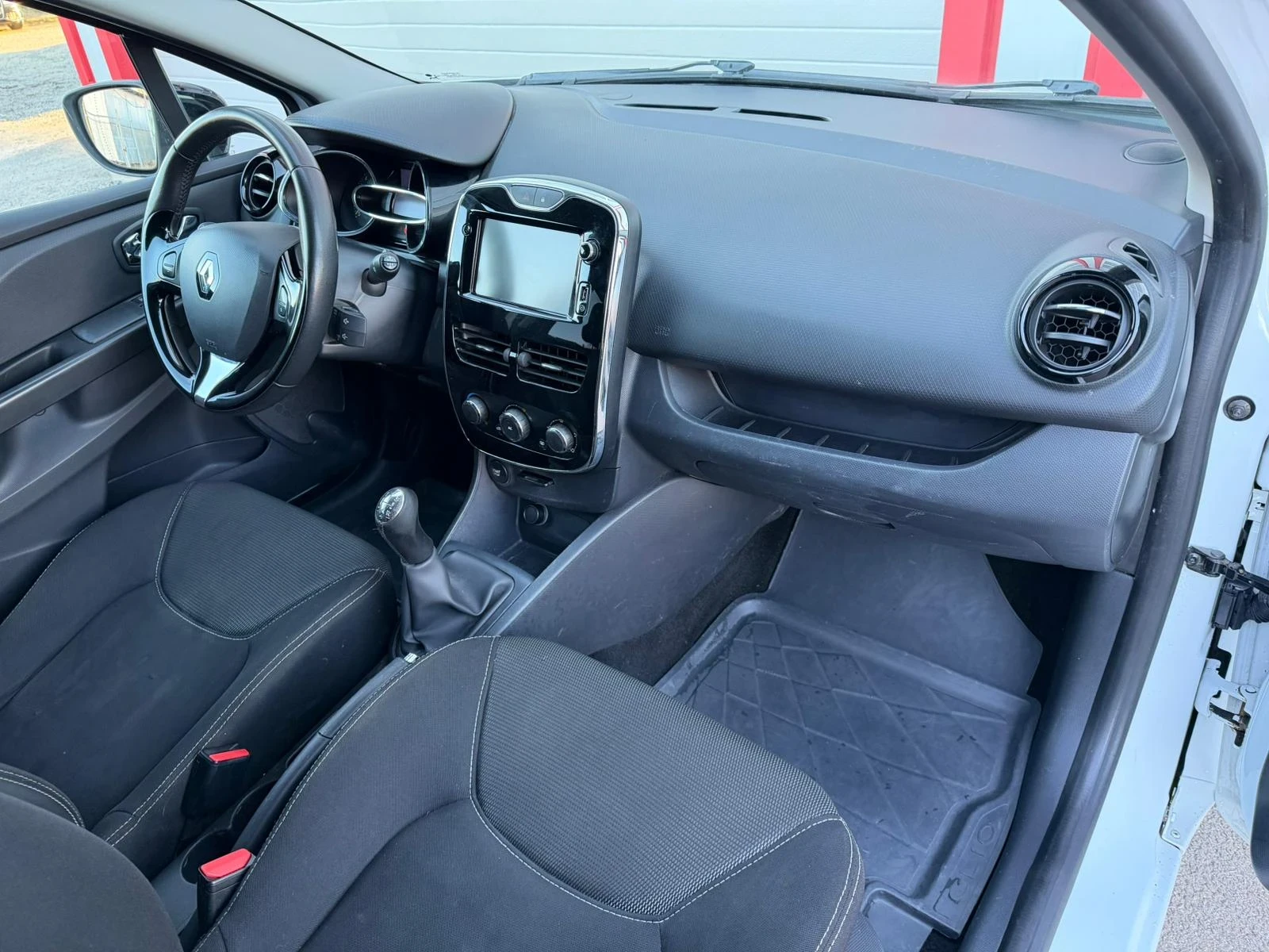 Renault Clio 0.9TDCE NAVI KLIMATIK START STOP EVRO 6B ЛИЗИНГ!!!, снимка 15 - Автомобили и джипове - 53785683