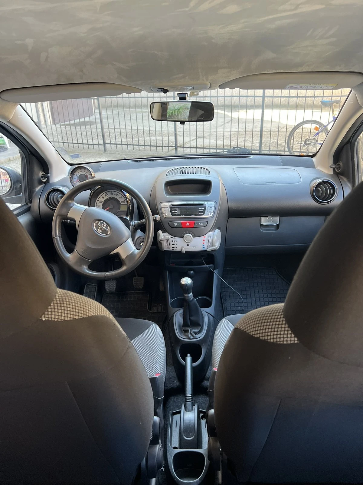 Toyota Aygo 1.0 I, снимка 8 - Автомобили и джипове - 53794643