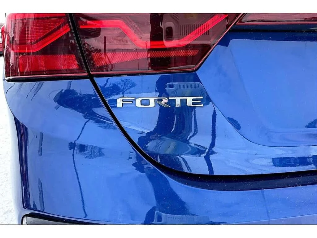 Kia Forte * * * MANAGER SPECIAL * * * CARFAX * ЦЕНА ДО БГ, снимка 3 - Автомобили и джипове - 53848626