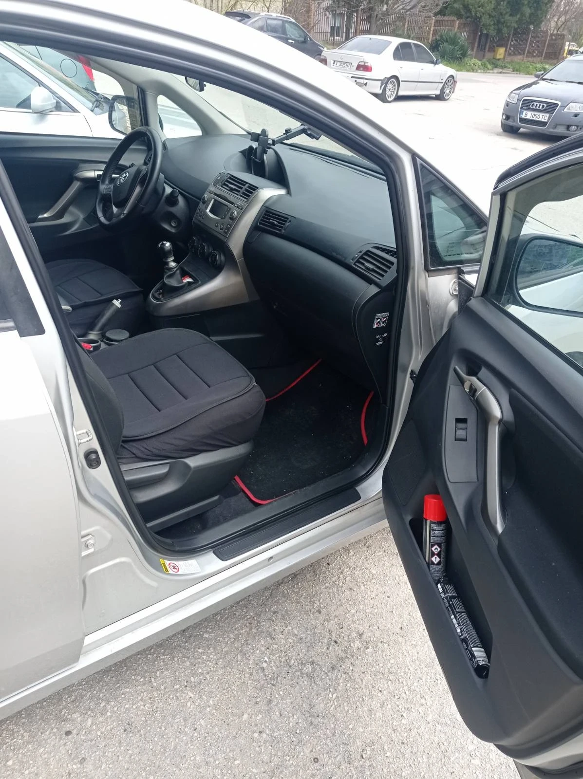 Toyota Verso, снимка 5 - Автомобили и джипове - 54186355