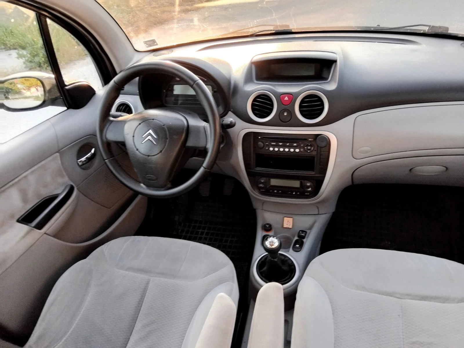 Citroen C3 1.4i.75k + КЛИМА + ГАЗОВ ИНЖЕКЦИОН. 2007г , снимка 13 - Автомобили и джипове - 54664479