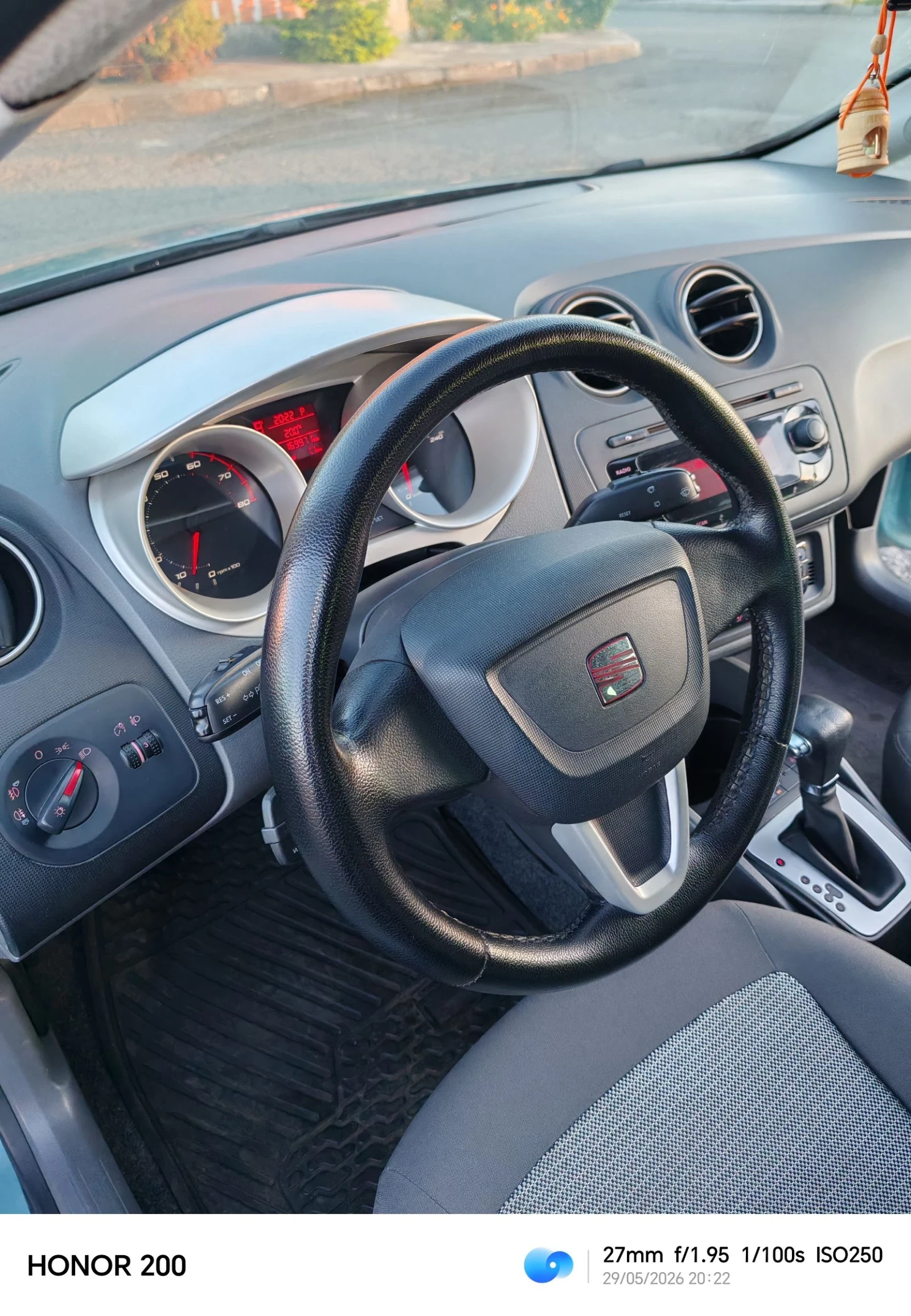 Seat Ibiza 1.6I-105PH АВТОМАТ /ГАЗ , снимка 13 - Автомобили и джипове - 54717865