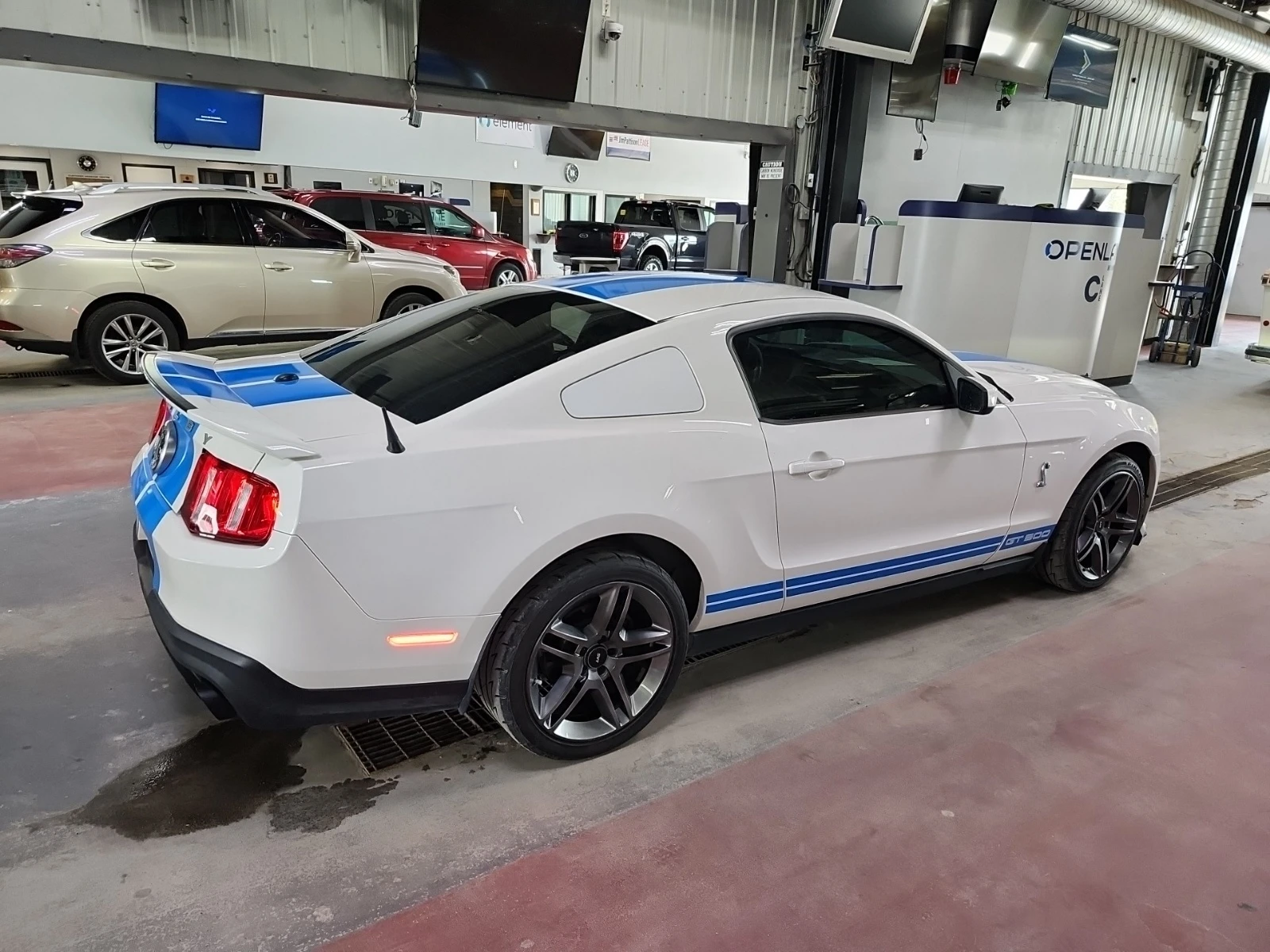 Ford Mustang GT500 * * CARFAX * * АВТО КРЕДИТ * * , снимка 3 - Автомобили и джипове - 54903736