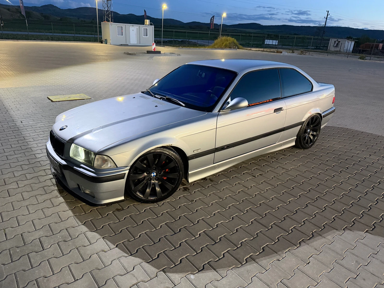 BMW 318 1.8 is