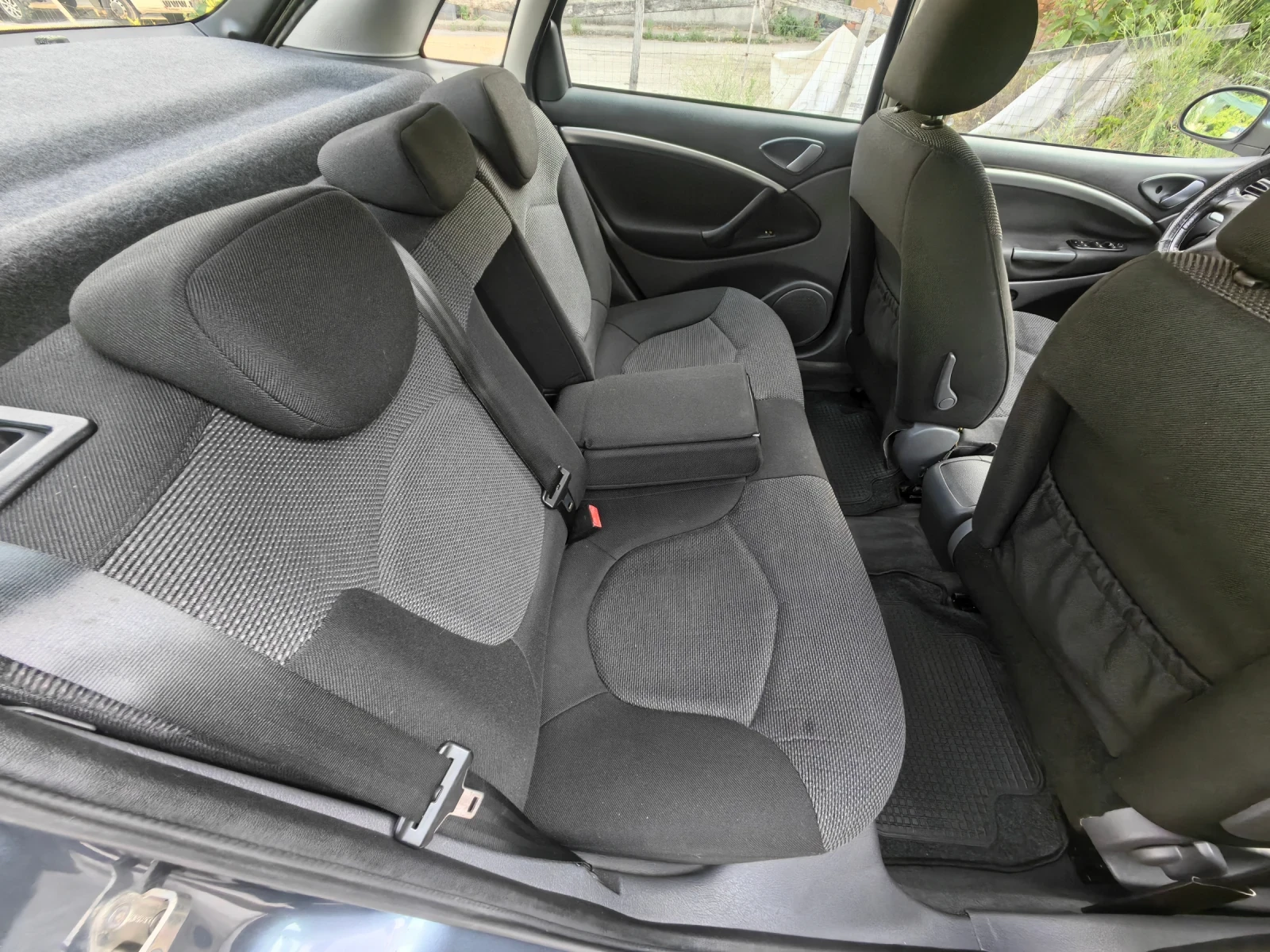 Citroen C5 1.8 бензин 125 кс, Facelift модел, Отличен , снимка 17 - Автомобили и джипове - 55195919
