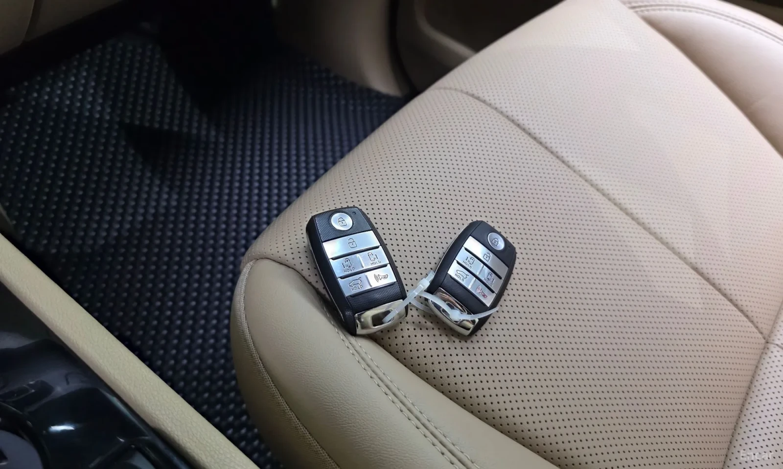 Kia Carnival HIGH* LIMOUSINE* TOP OFERTA* TEXNOTEST* 9MESTA* , снимка 17 - Автомобили и джипове - 55229298