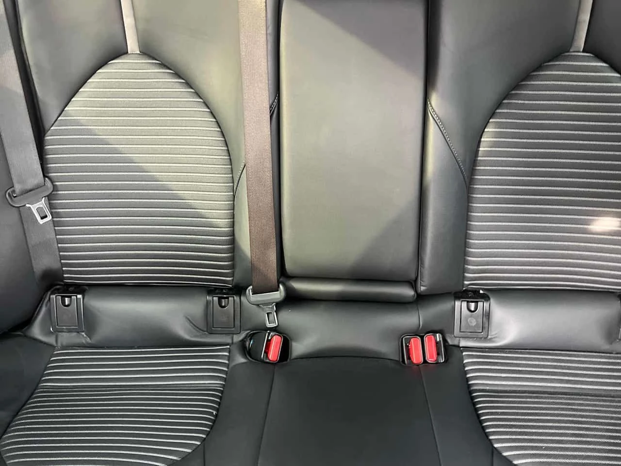 Toyota Camry * SE * CARFAX * ОПЦИЯ ЗА ФИНАНСИРАНЕ, снимка 11 - Автомобили и джипове - 55547377