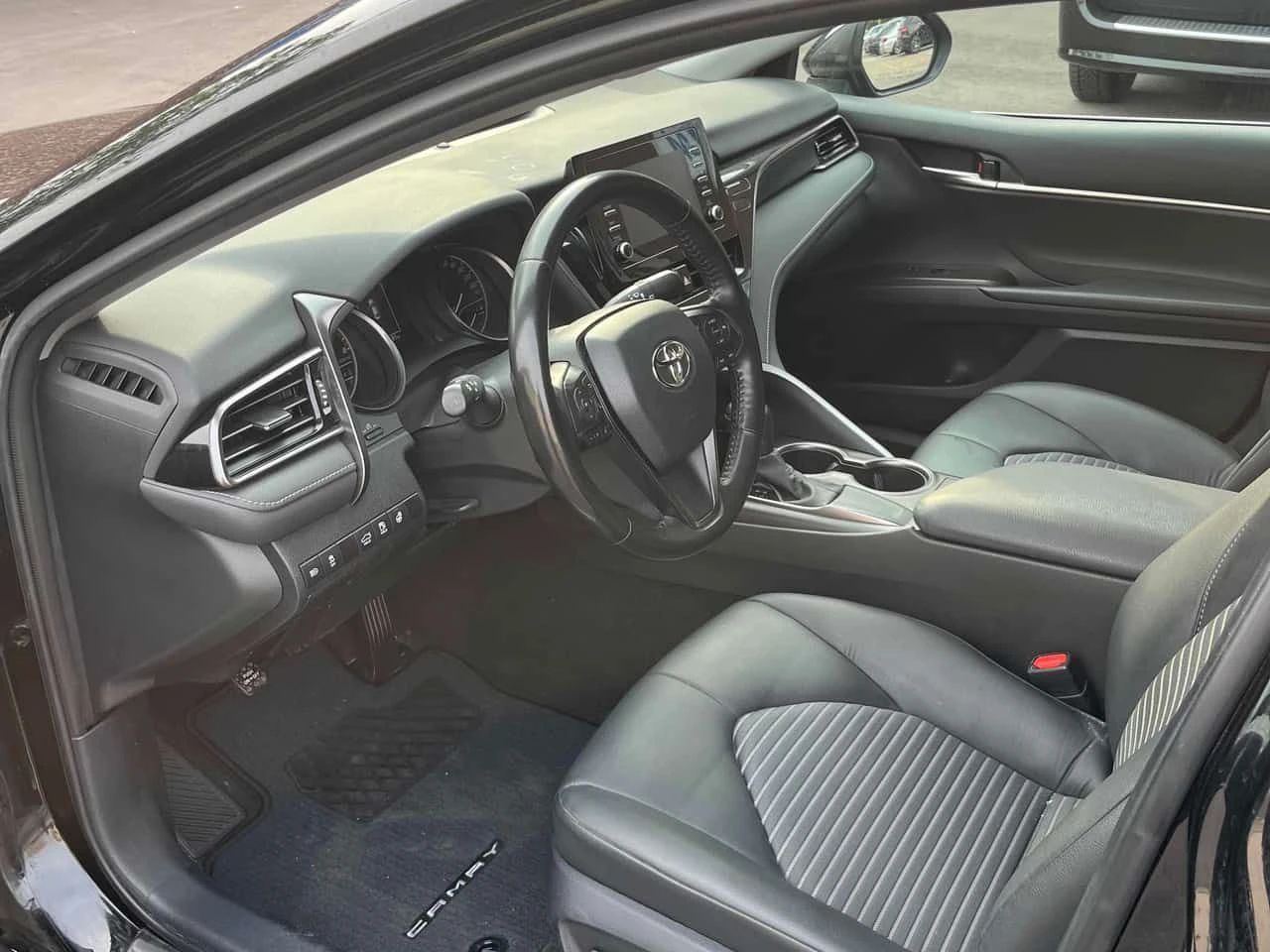 Toyota Camry * SE * CARFAX * ОПЦИЯ ЗА ФИНАНСИРАНЕ, снимка 5 - Автомобили и джипове - 55547377