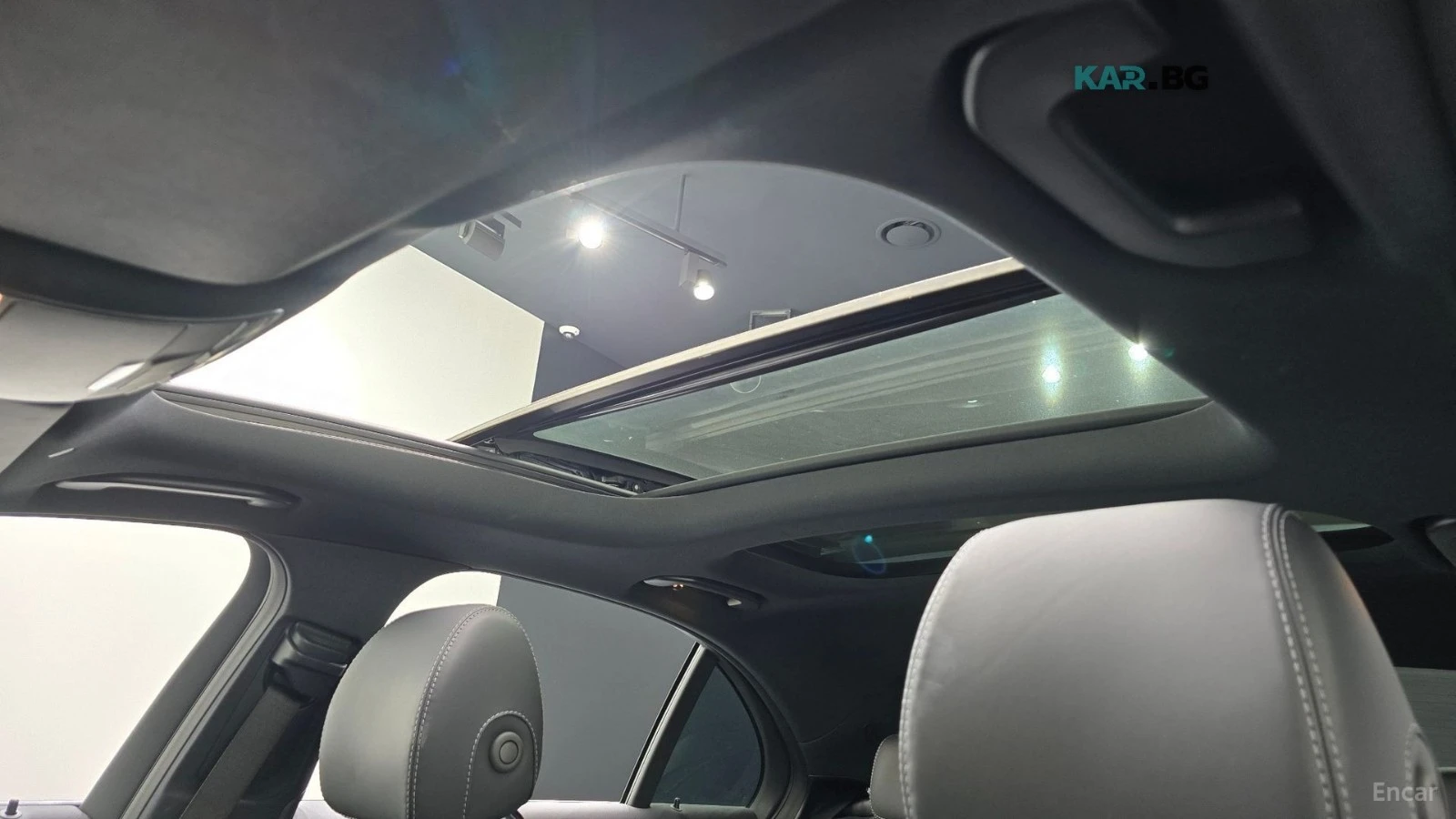 Mercedes-Benz E 350 4MATIC* AMG-LINE* BURMESTER* DISTRONIC* 360* , снимка 13 - Автомобили и джипове - 56182308