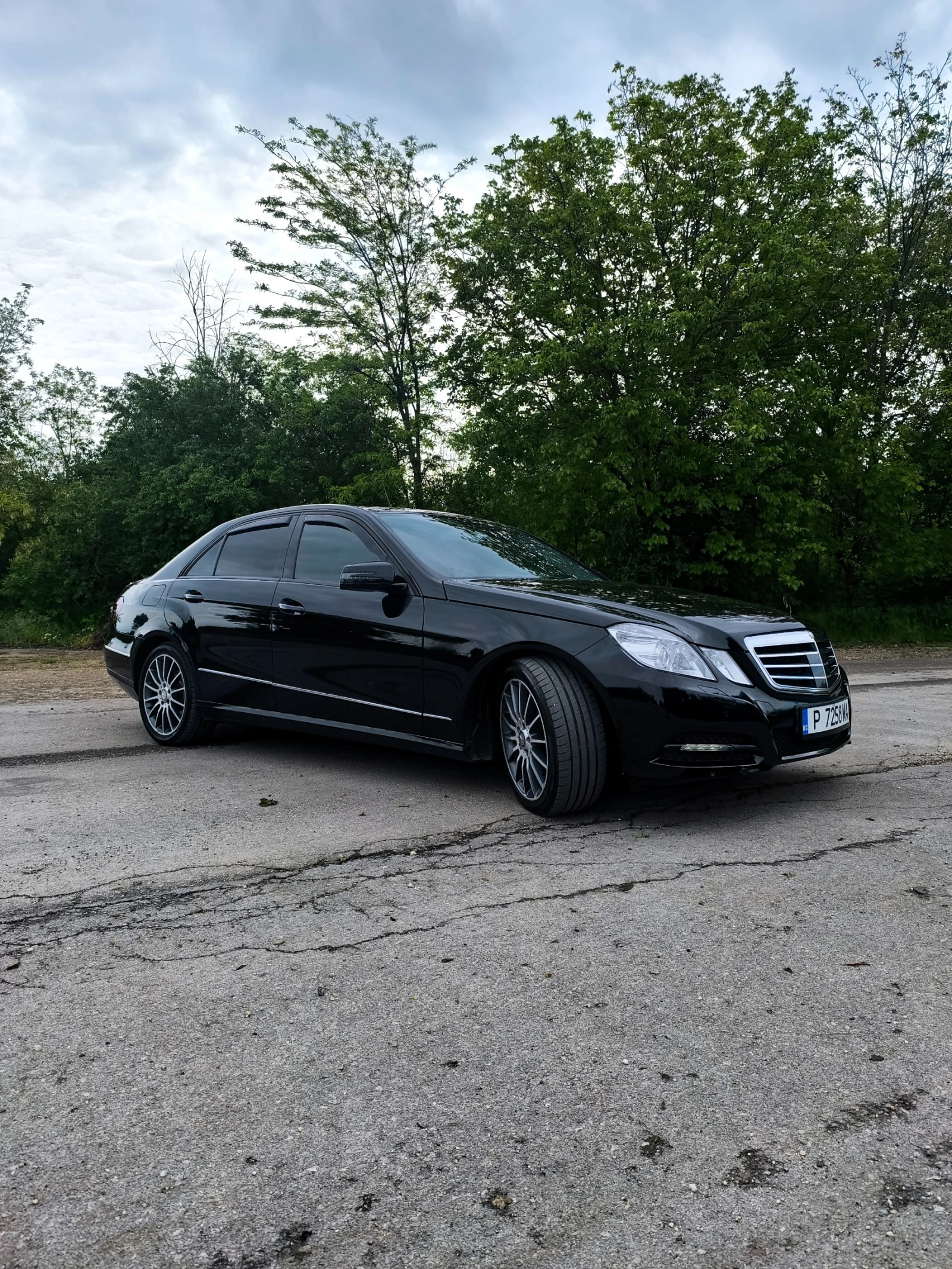Mercedes-Benz E 300 350CDI Distronic, снимка 7 - Автомобили и джипове - 56331844