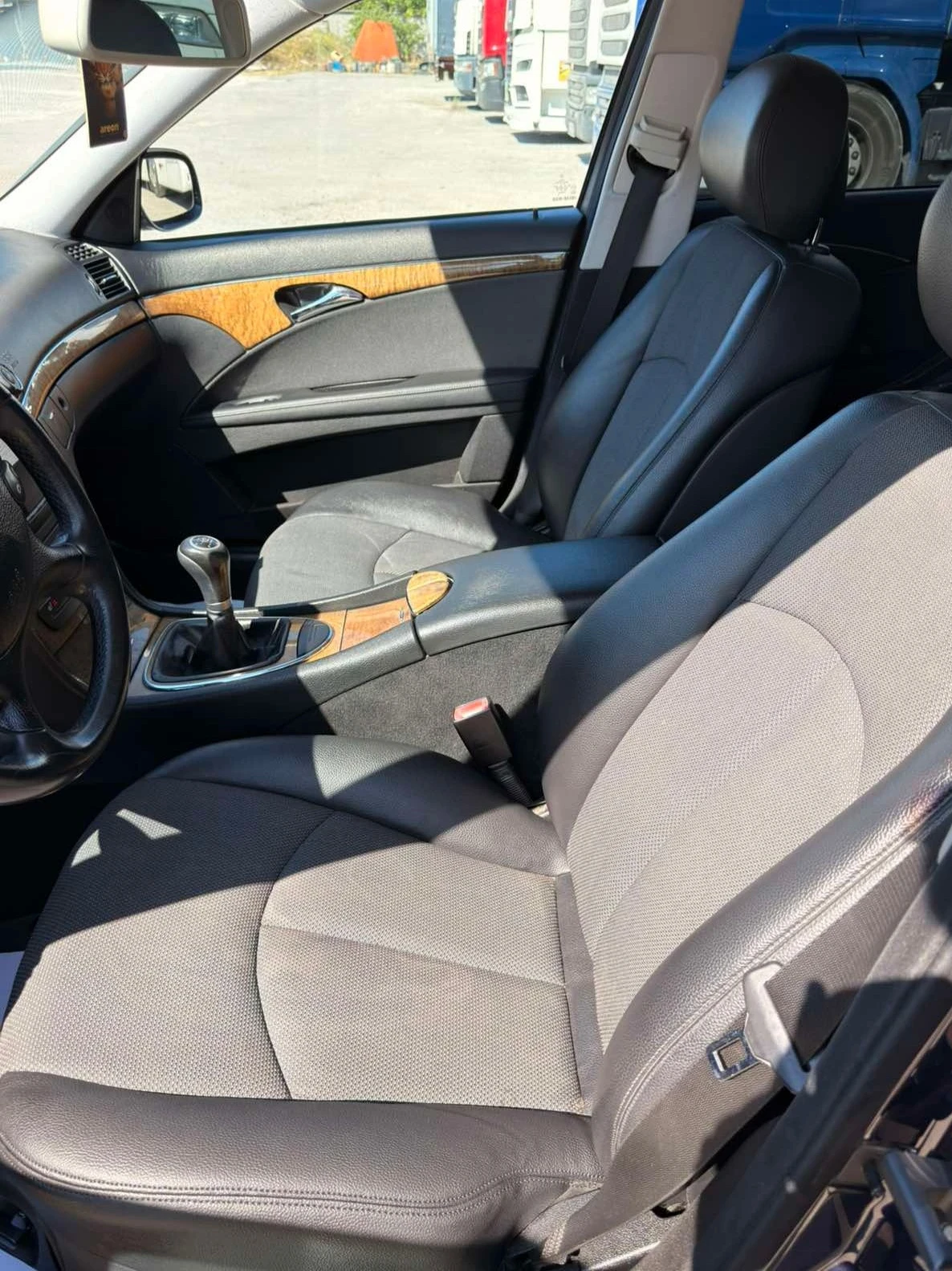 Mercedes-Benz E 220 Cdi Evo Avantgarde , снимка 7 - Автомобили и джипове - 56466176