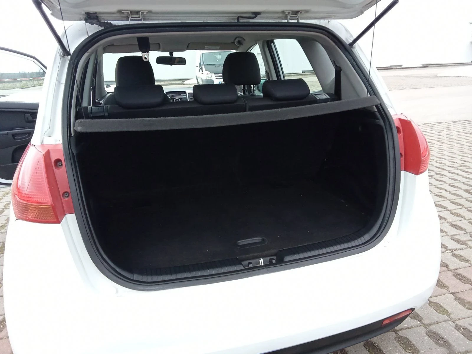 Kia Venga, снимка 3 - Автомобили и джипове - 56524693
