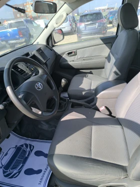 Toyota Hilux 2.5D 4X4 HARDTOP, снимка 10