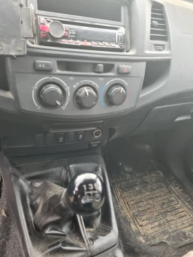 Toyota Hilux 2.5 D-4D 4X4 Климатик EURO 6, снимка 12