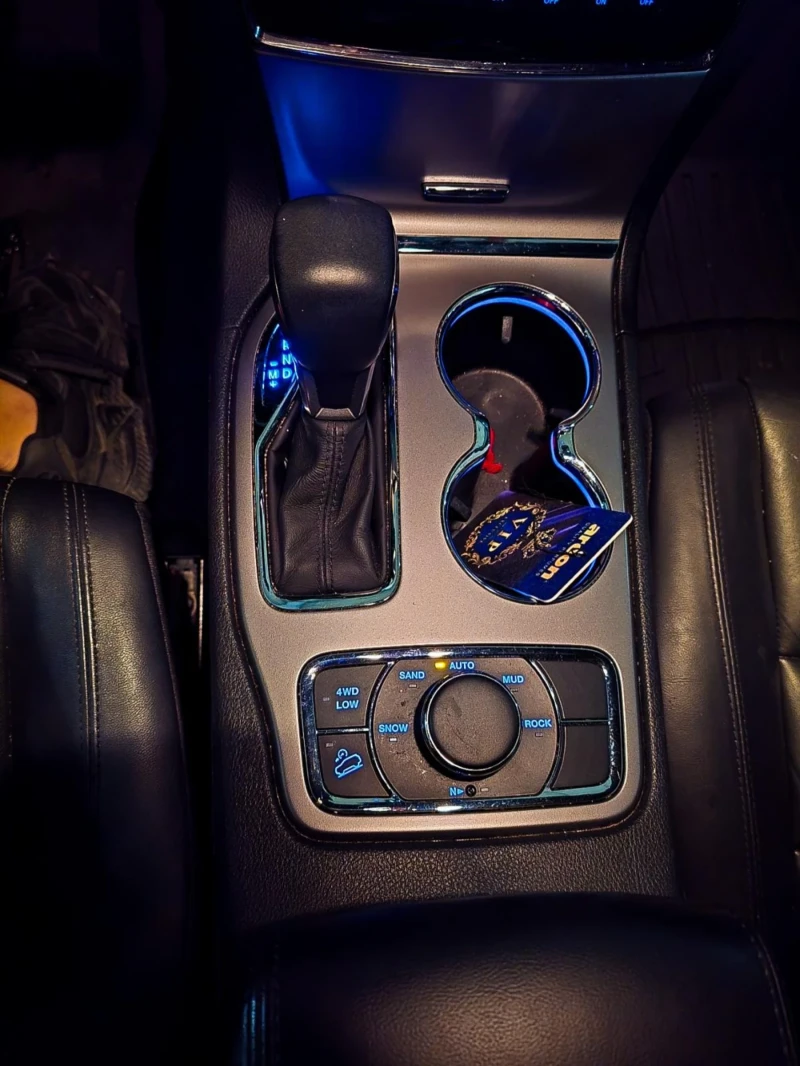 Jeep Grand cherokee, снимка 12 - Автомобили и джипове - 53116598