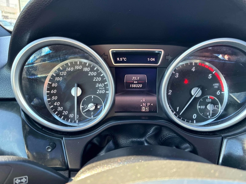 Mercedes-Benz ML 350 BLUETEC * * ЧЕРНА КОЖА * * CARFAX * * АВТО КРЕДИТ, снимка 9 - Автомобили и джипове - 53168136