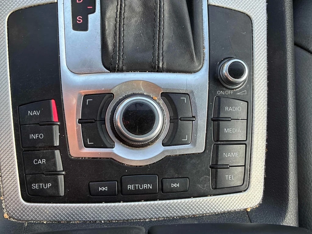 Audi Q7 * 3.0L * CARFAX * ЦЕНА ДО БГ - изображение 10