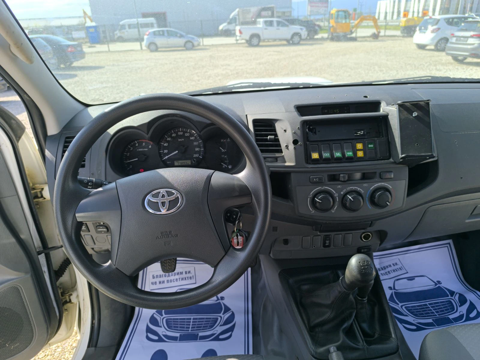 Toyota Hilux 2.5D 4X4 HARDTOP, снимка 11 - Автомобили и джипове - 54064516
