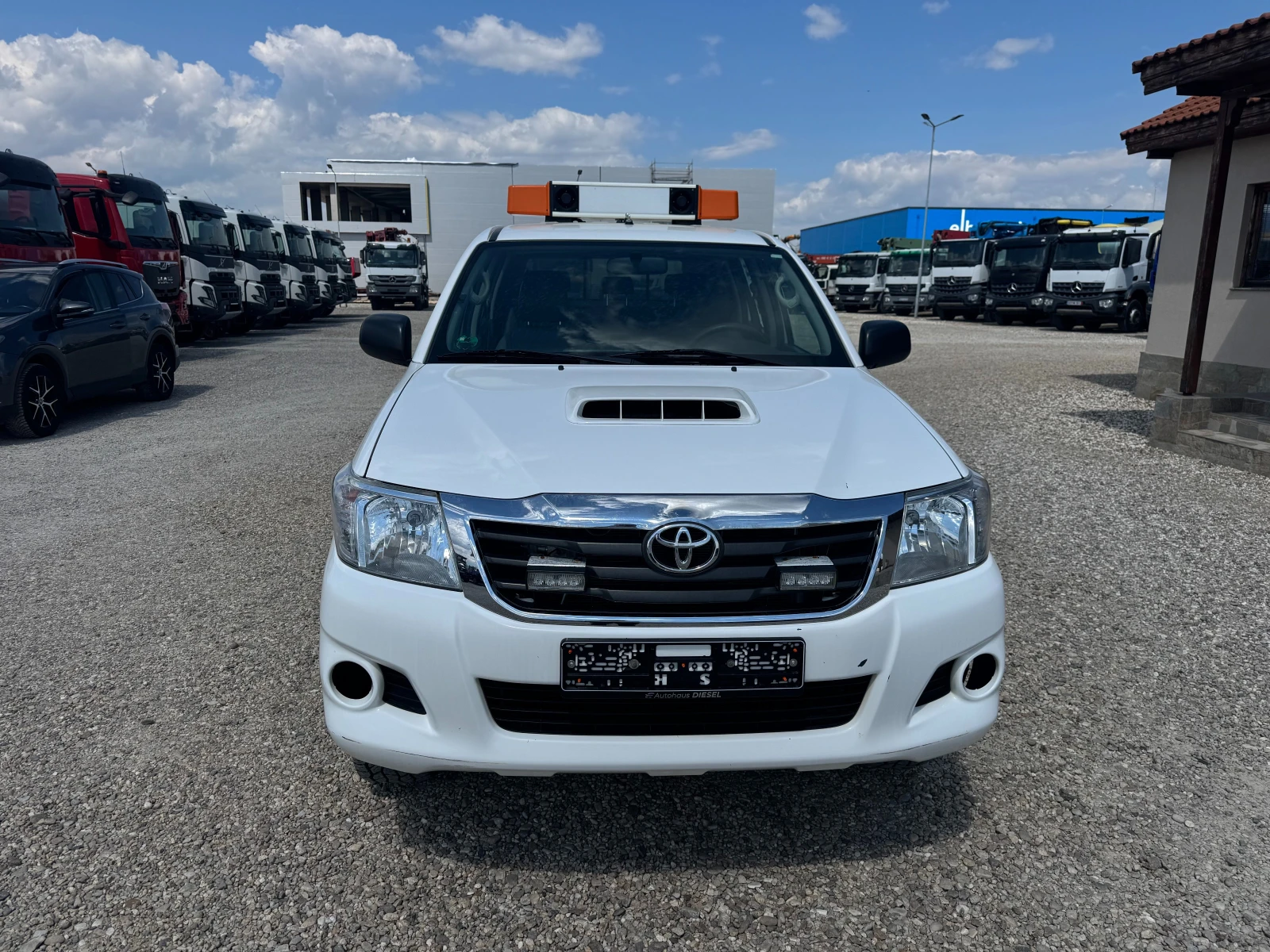 Toyota Hilux 2.5D 4X4 HARDTOP, снимка 2 - Автомобили и джипове - 54064516