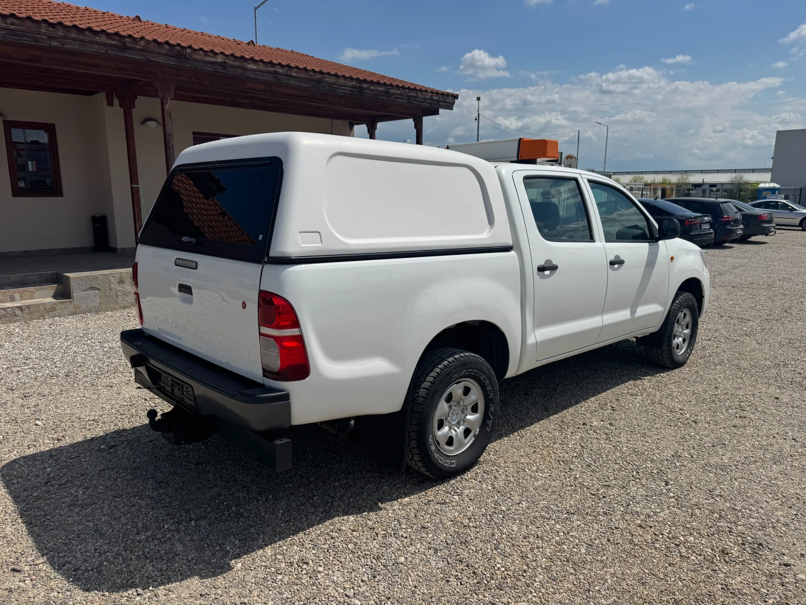 Toyota Hilux 2.5D 4X4 HARDTOP, снимка 7 - Автомобили и джипове - 54064516