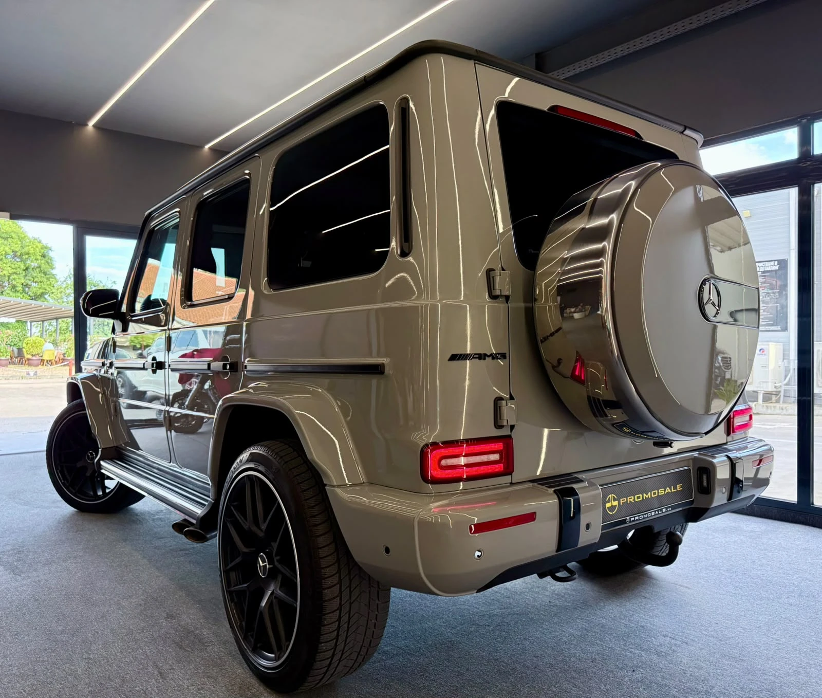 Mercedes-Benz G 500 63 AMG Pack* Nardo Grey* 360* Full* ЛИЗИНГ, снимка 4 - Автомобили и джипове - 55238162