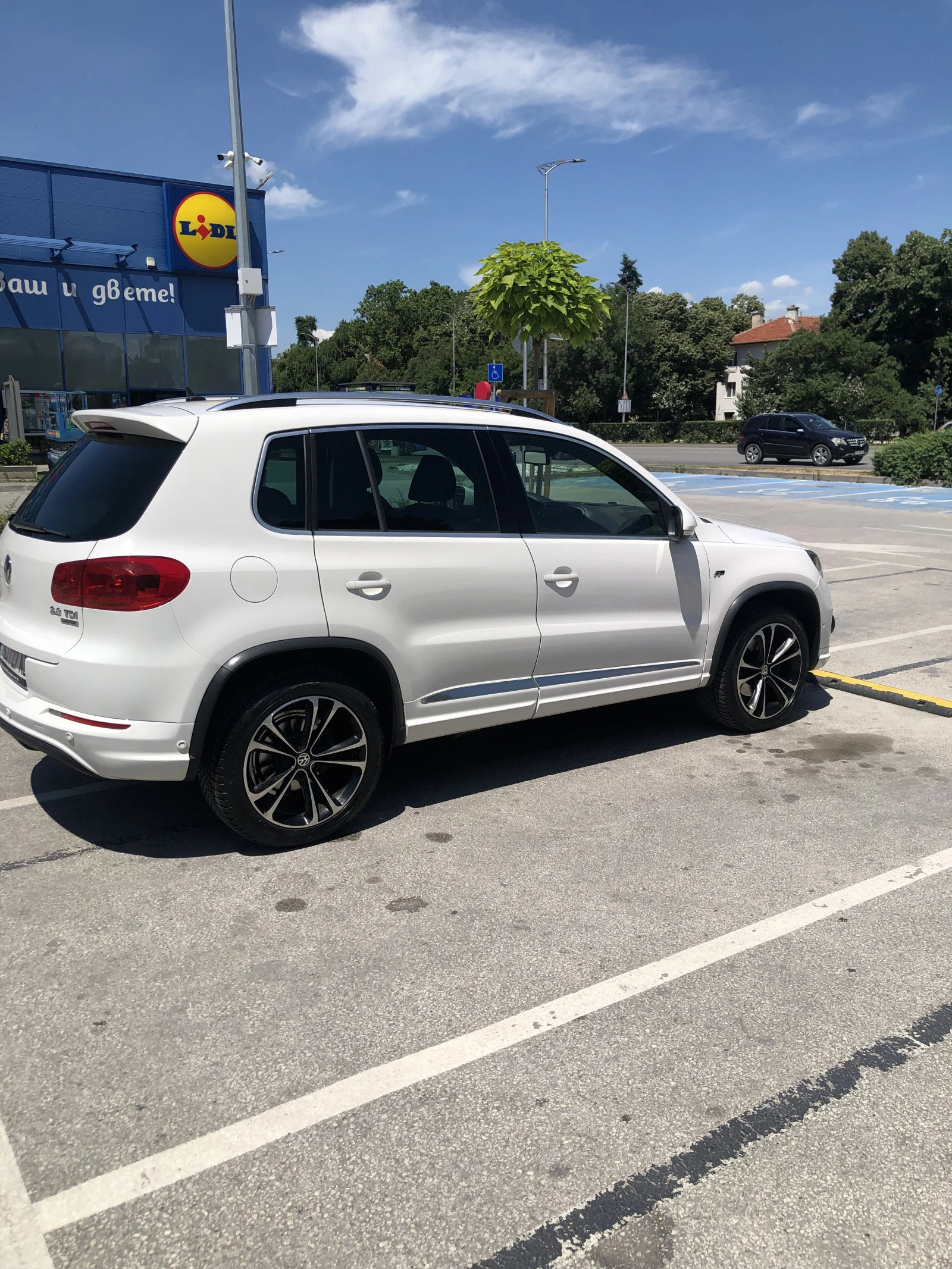 VW Tiguan, снимка 3 - Автомобили и джипове - 55275386