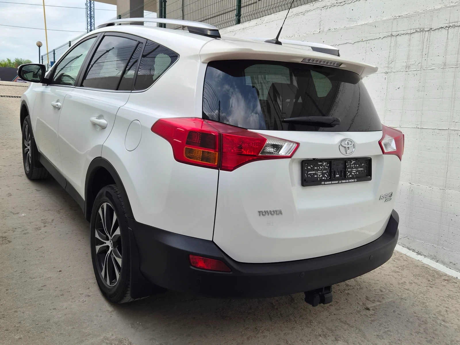 Toyota Rav4 2.0 i KEYLESS 4X4 151PS STYLE MAN 6 SPEED 8 ГУМИ , снимка 6 - Автомобили и джипове - 55420297