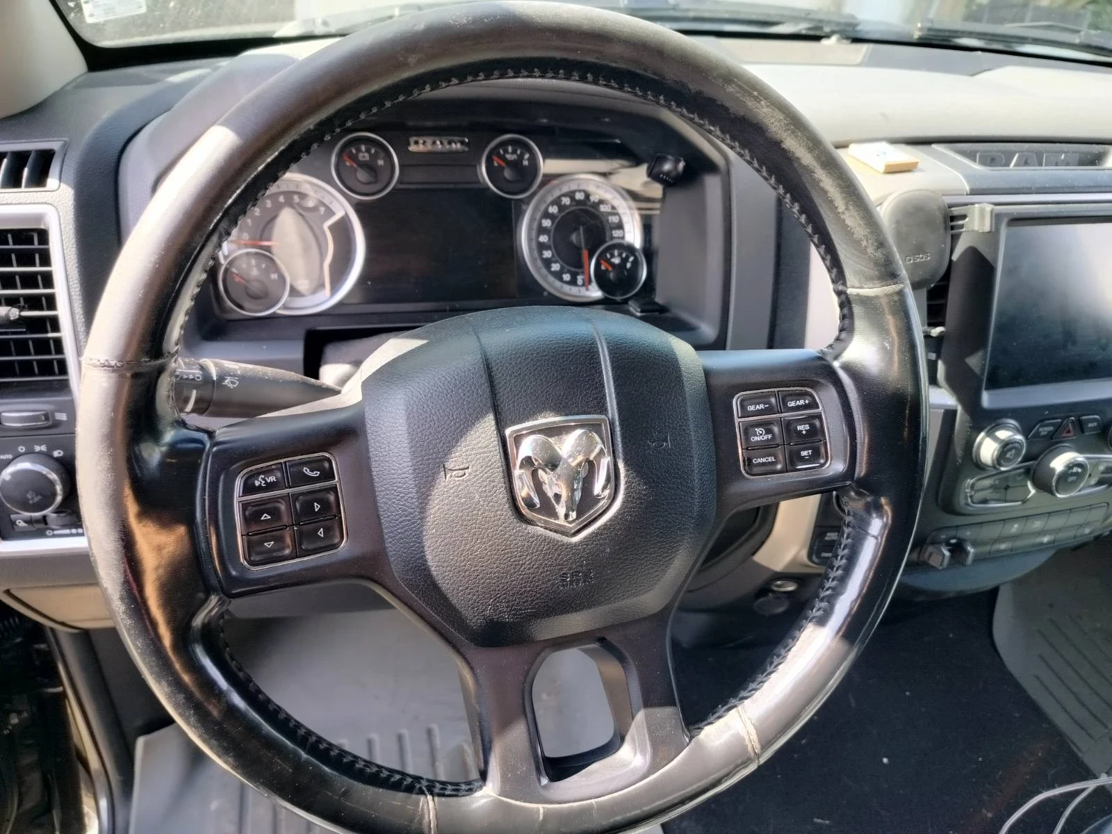 Dodge RAM 1500, снимка 10 - Автомобили и джипове - 56744173