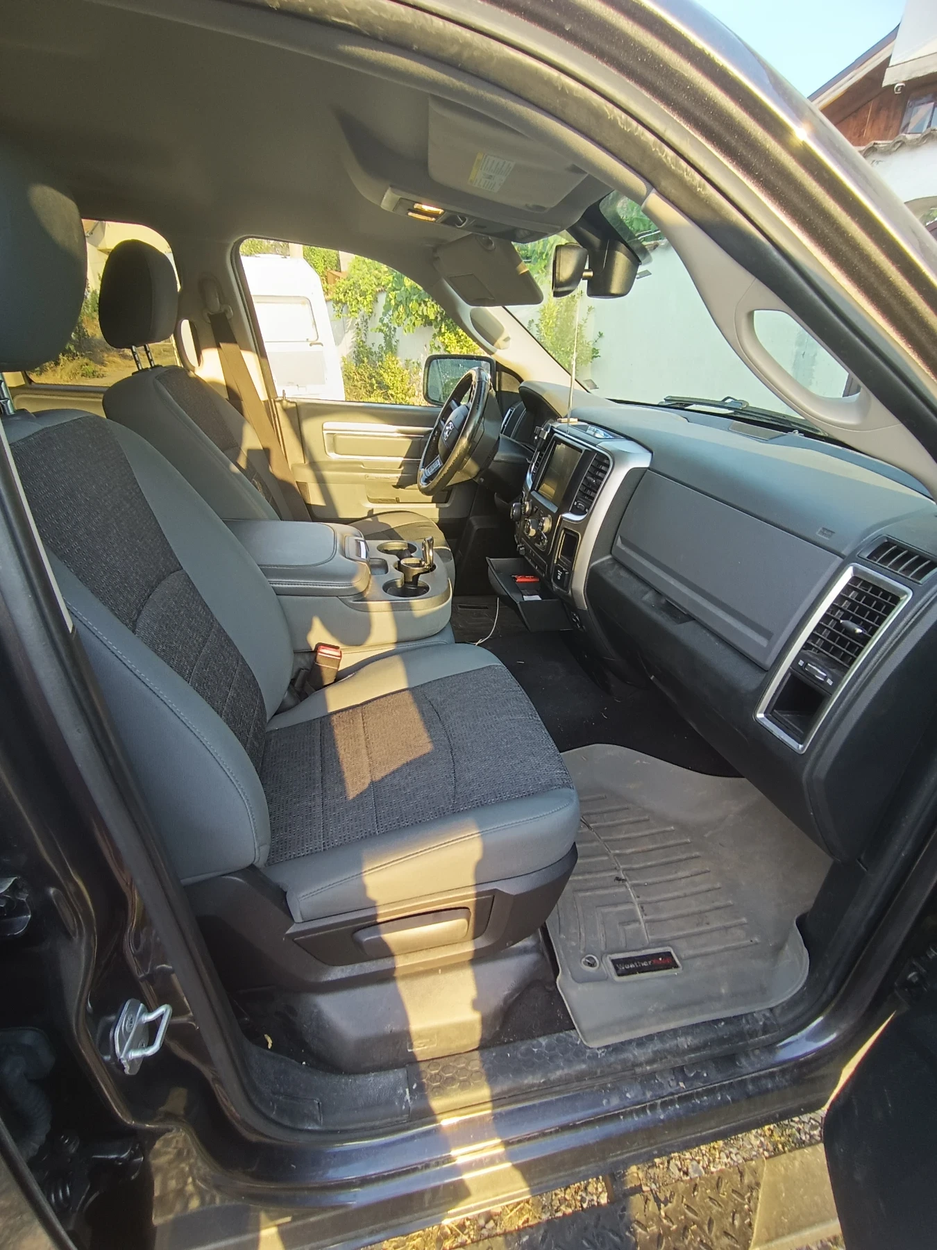 Dodge RAM 1500, снимка 12 - Автомобили и джипове - 56744173
