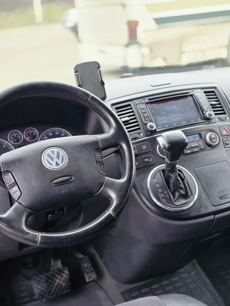 VW Multivan, снимка 13 - Бусове и автобуси - 53399432