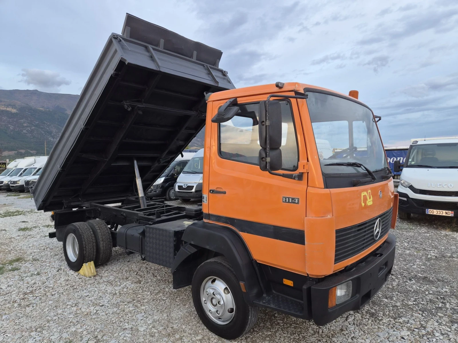 Mercedes-Benz 814 Тристранен самосвал, снимка 7 - Камиони - 56168431