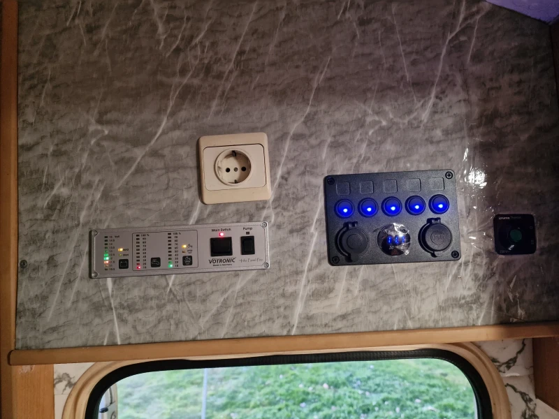 Кемпер Adria 2000, снимка 8 - Каравани и кемпери - 52949970