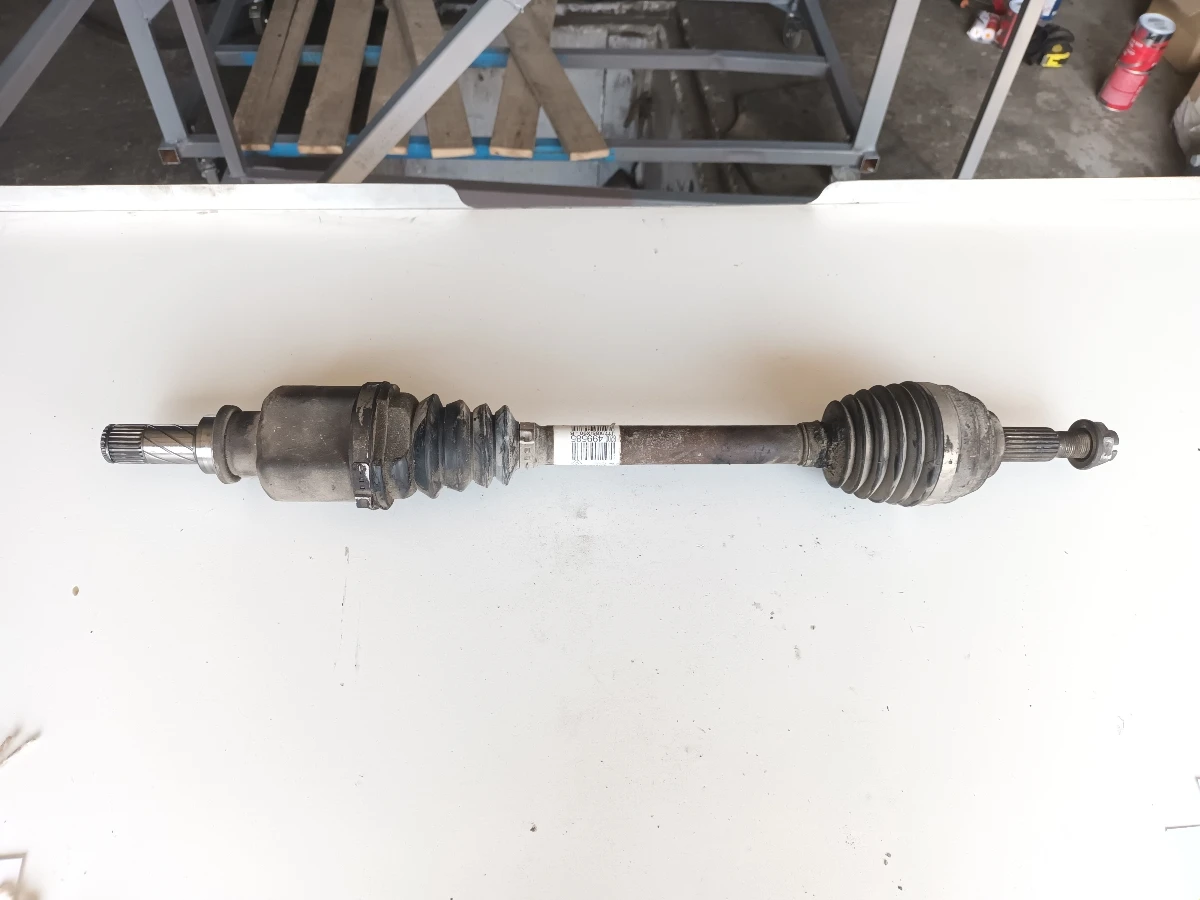 полуоска предна лява Дачия Логан 1.5дци