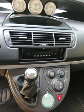 Peugeot 807 2.0HDI 6+ 1МЕСТА КЛИМАТРОНИК!!!! 6 СКОРОСТИ!!!!!!!, снимка 10