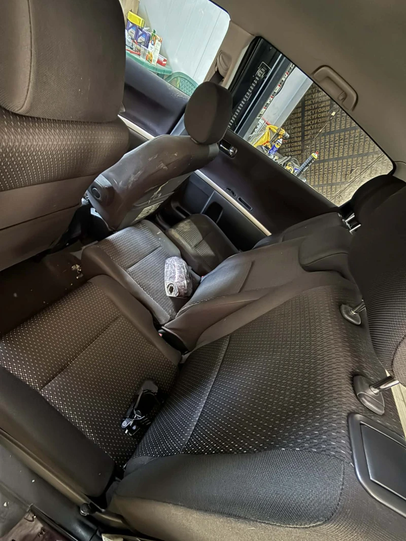 Toyota Corolla verso 1.6 VVTI 110кс 2008г НА ЧАСТИ, снимка 9 - Автомобили и джипове - 52982177